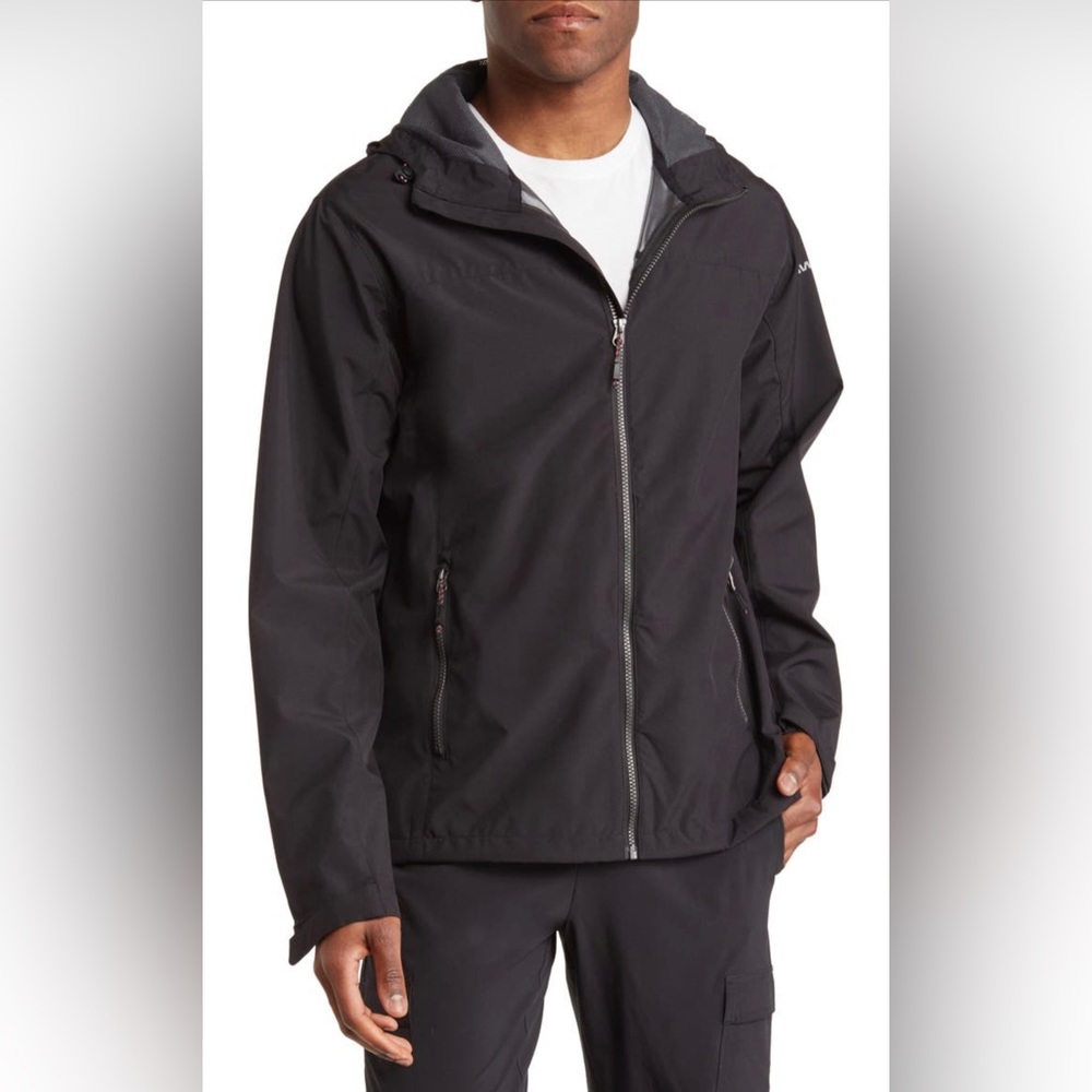HAWKE & CO
The Defender Water
Resistant Jacket